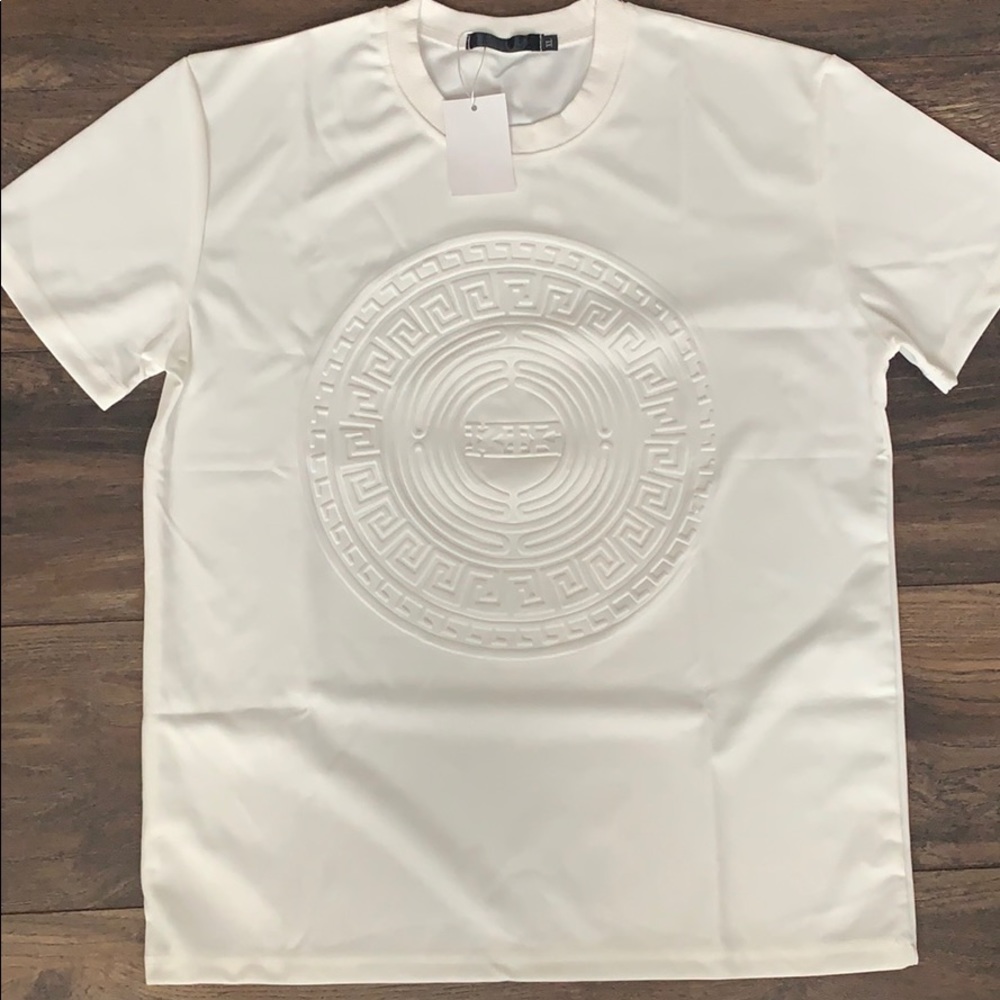 White t-shirt with design NWT